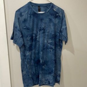 Lululemon Blue Workout Shirt Size Medium!